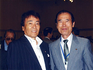 平尾 昌晃氏